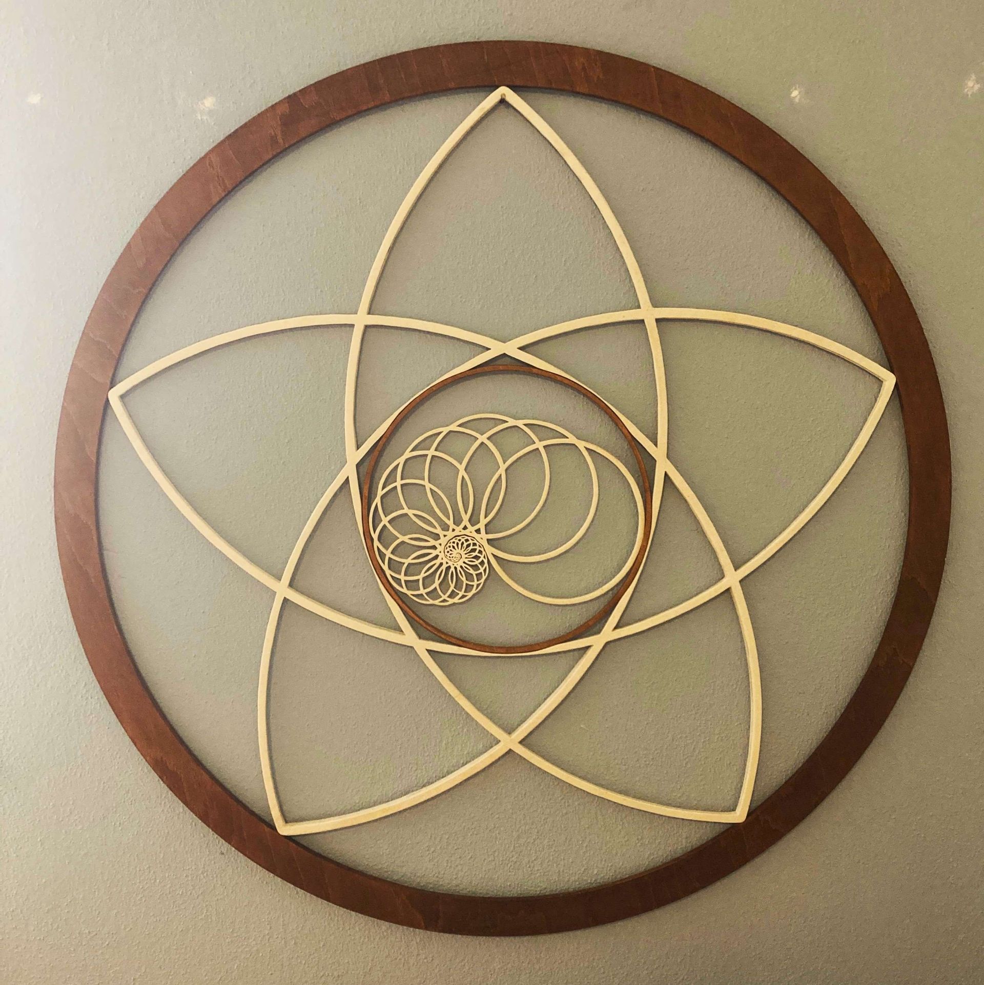 Fibonacci Sirale, fibonacci spiral, Lotus Blume, Mandale, sacred geometrie, heilige Geometrie, Kunst, Art, Holz, Wood Fibonacci Sirale, fibonacci spiral, Lotus Blume, Mandale, sacred geometrie, heilige Geometrie, Kunst, Art, Holz, Wood