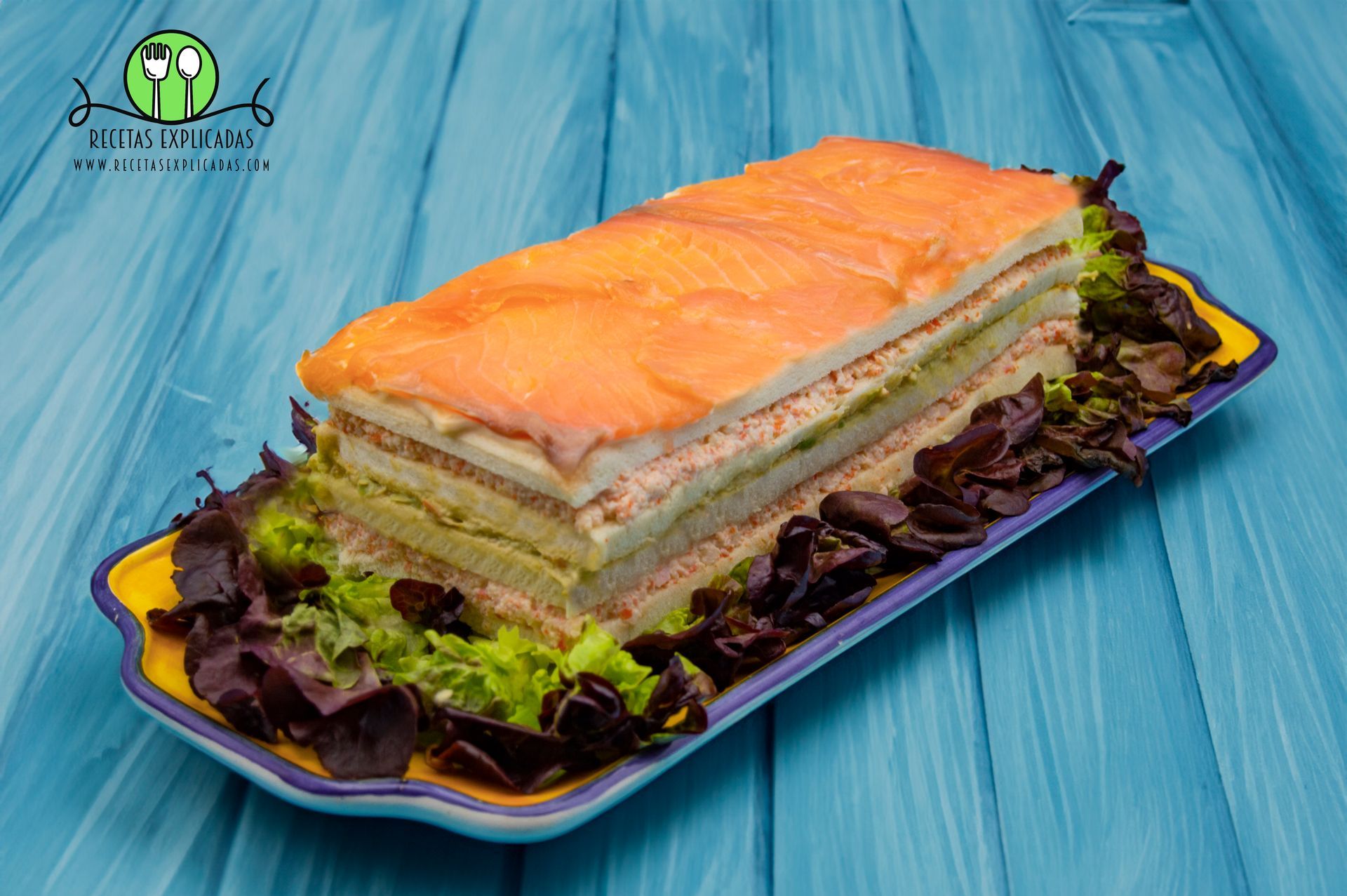 pastel de trucha ahumada, pastel frío de pescado, receta pastel frío, receta pastel trucha, pastel con surimi, entrante navideño, receta con trucha ahumada, pastel trucha fácil, recetas explicadas