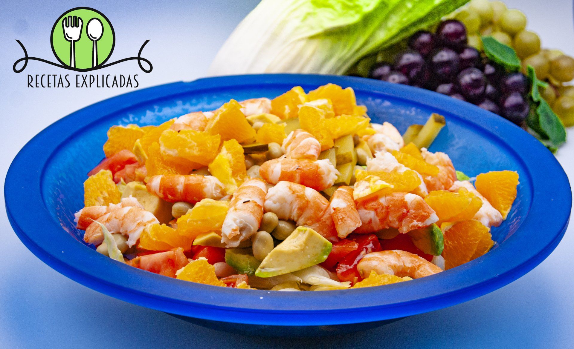 Ensalada de langostinos, aguacate, habitas, naranja y más. Recetas Explicadas