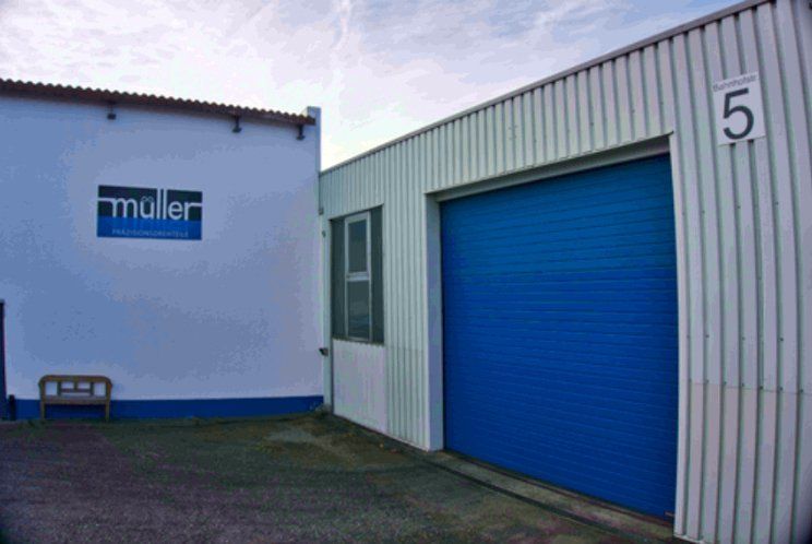 modernes Rolltor der Helmuth Müller GmbH