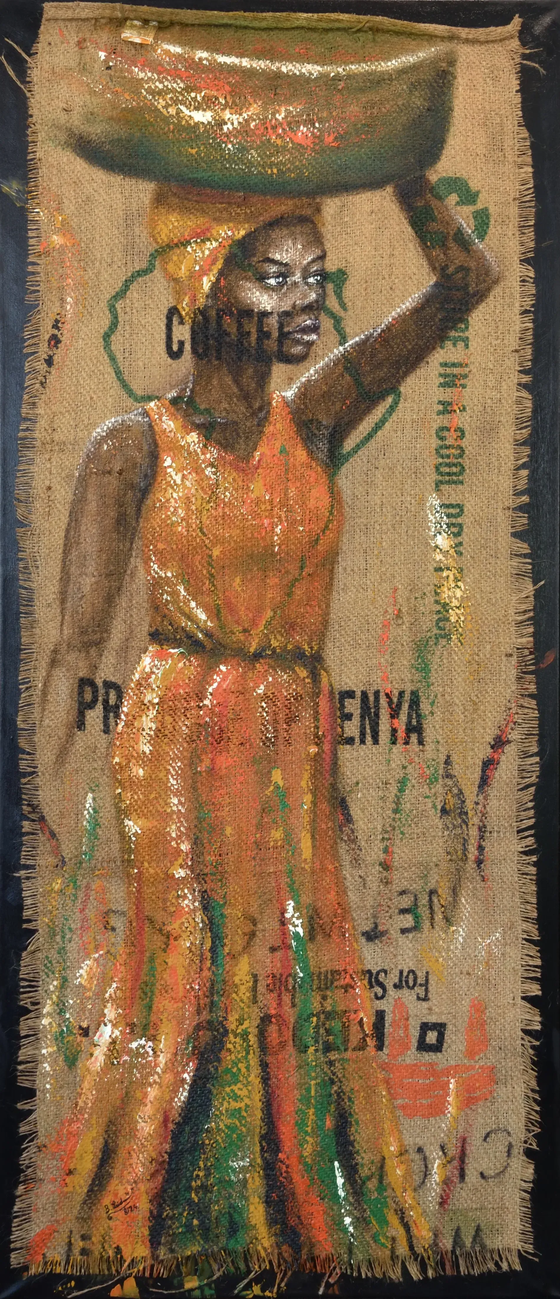 Gemälde einer afrikanischen Frau, die eine Schüsselauf dem Kopf trägt. Gemalt auf einem Kaffeesack.