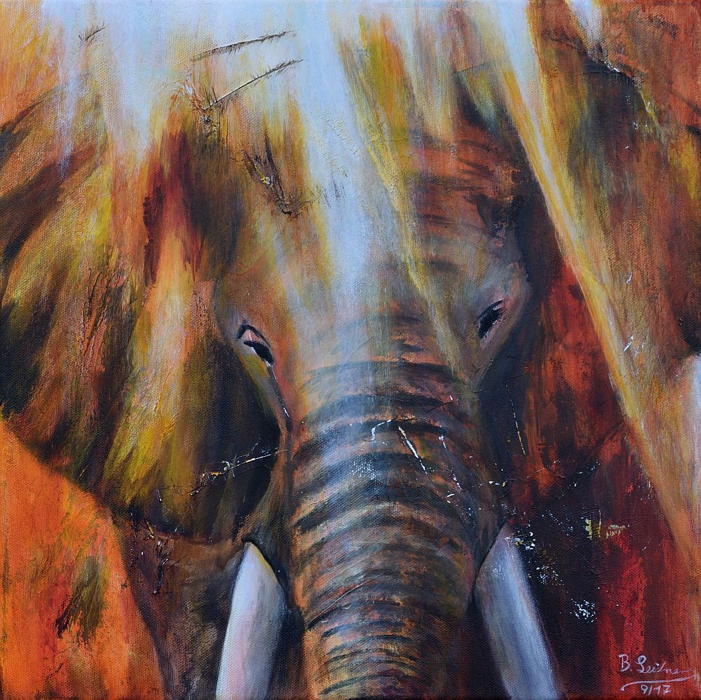 modernes Acryl-Gemälde eines Elefantenkopfes von vorne. Das Portrait enthält überwiegend Organgetöne, grau und weiß.