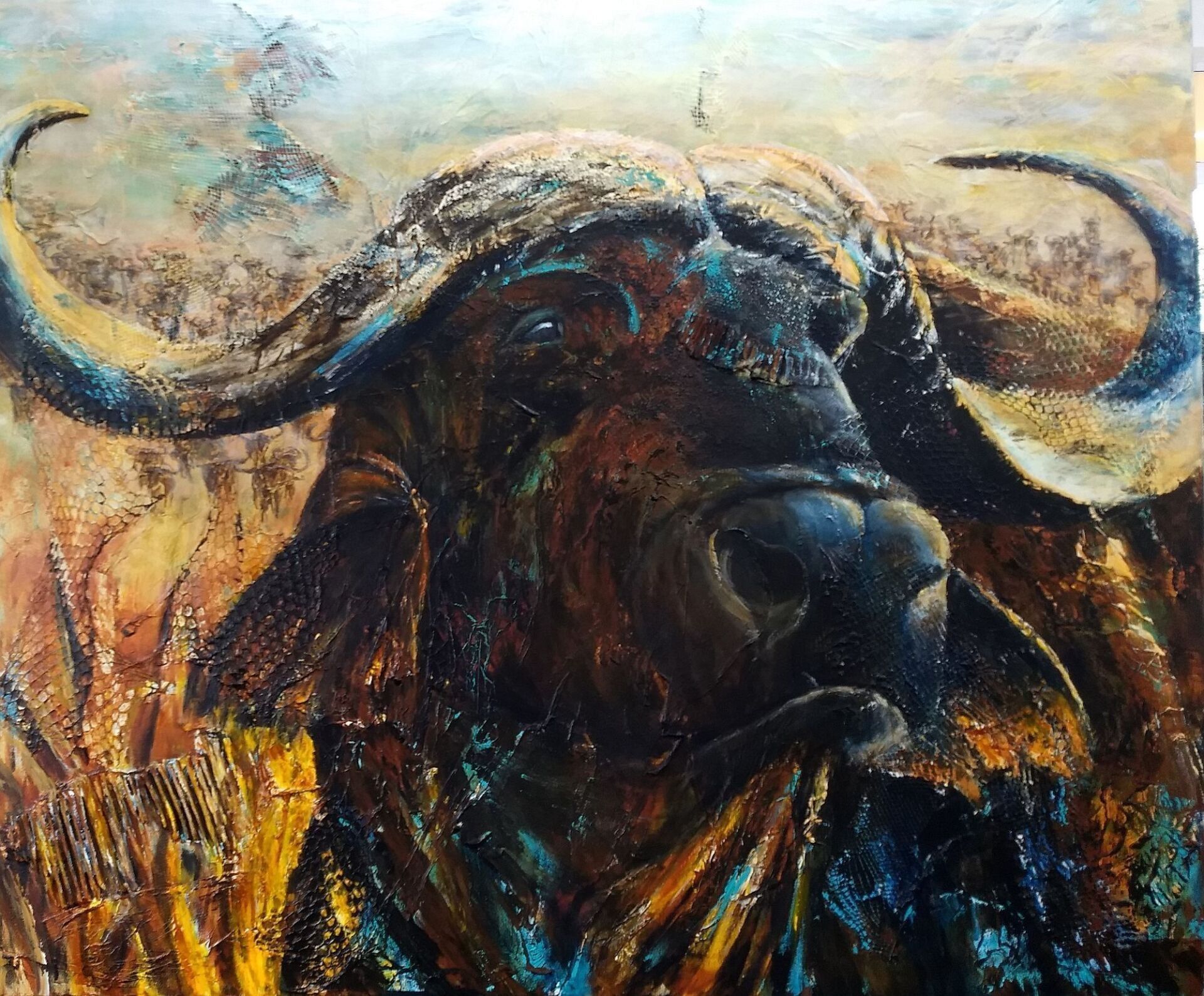 fast fertiges Portrait eines afrikanischen Büffels in den Farben braun, orange-gelb, blau, ocker