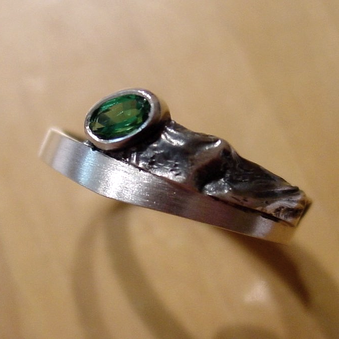 Ring Silber mit  Smaragd oder Tsavorit in Silber