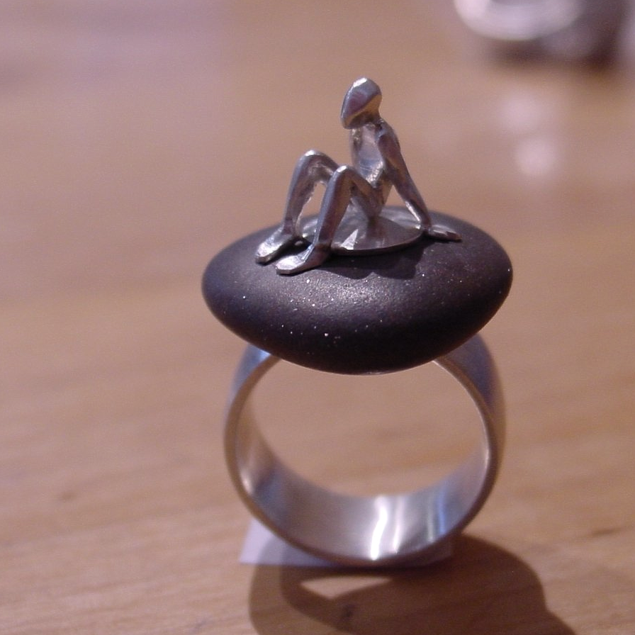 Ring mit Miniatur in Silber Ring mit Stein und Miniatur in Silber Handarbeit wurlitzer schmuck