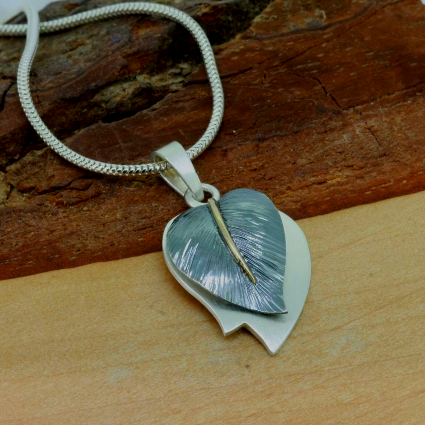 Anhänger in Silber Anhänger Blatt in Silber und Gold Handarbeit wurlitzer schmuck