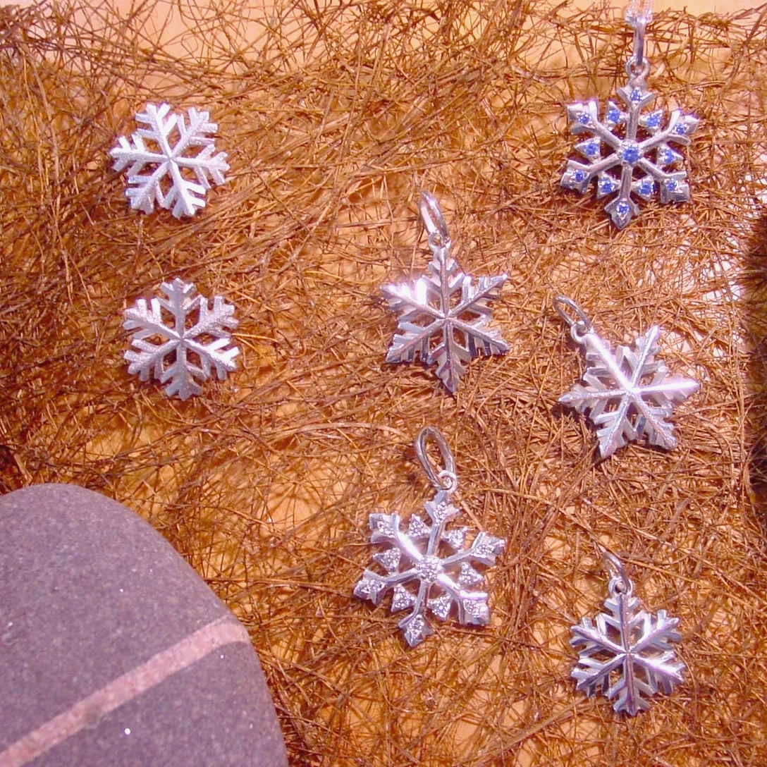 Schneekristalle in Silber Hamdarbeit