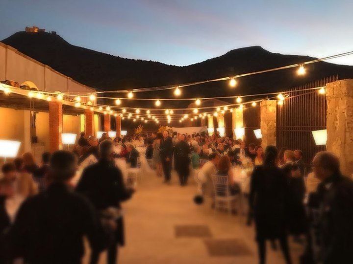 allestimento noleggio tetto di lampadine vintage per eventi, matrimoni