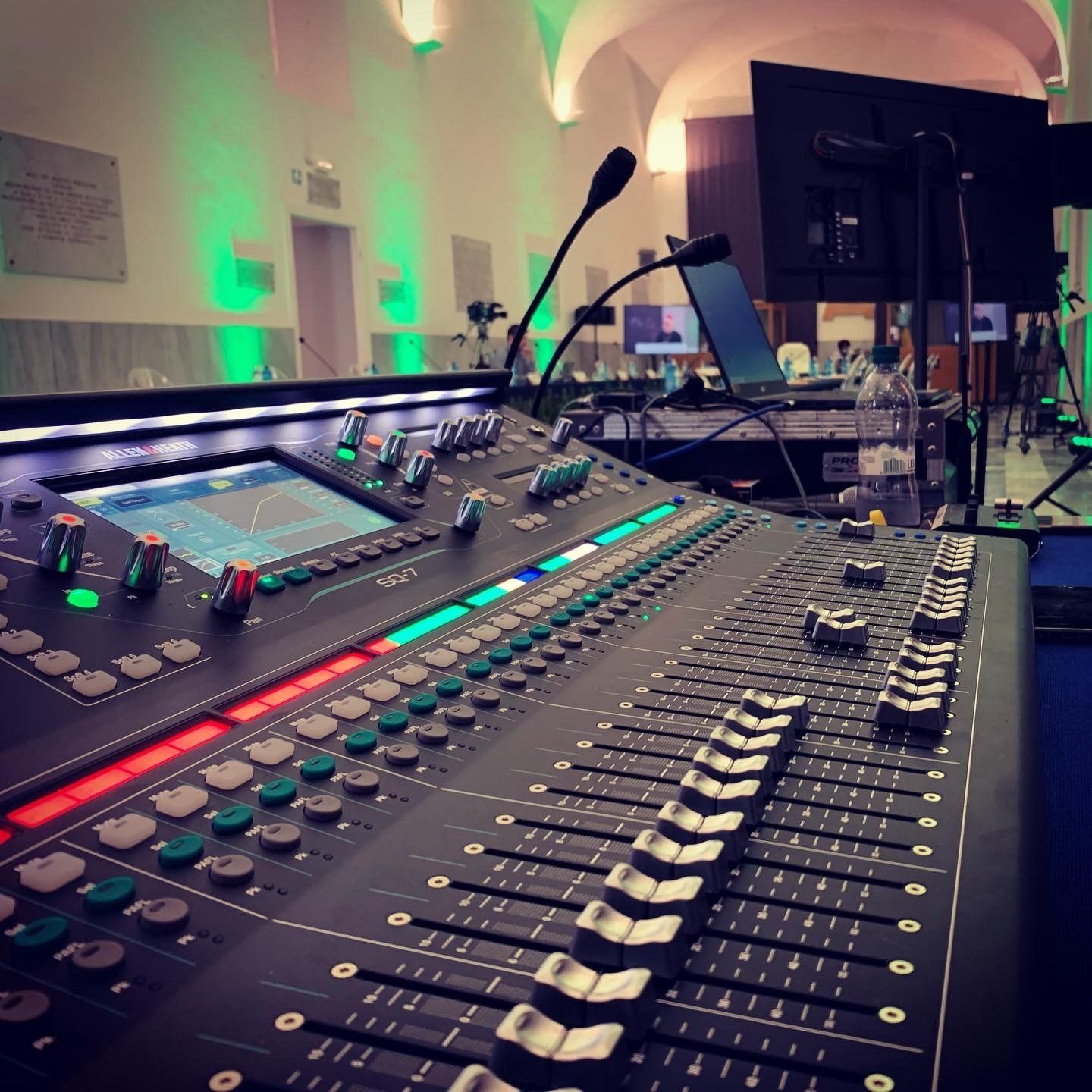 Noleggio di attrezzature audio per spettacoli live Palermo