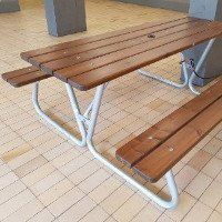 Banktische für den Pausenbereich