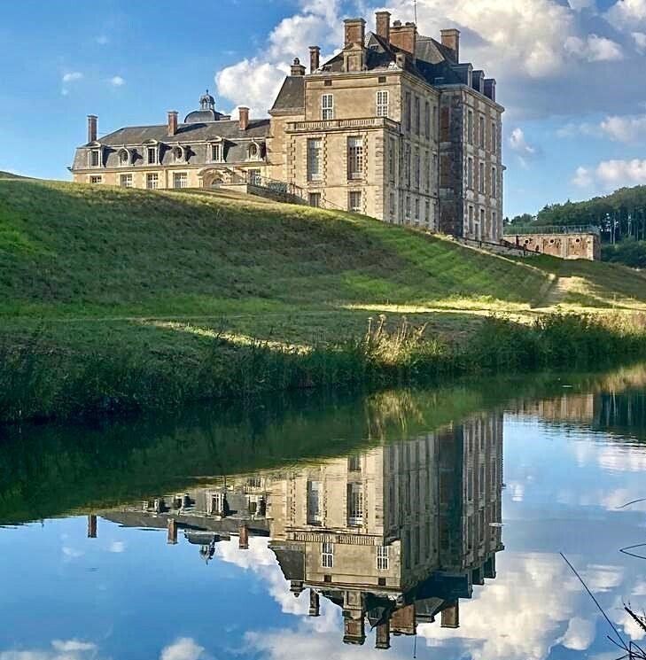 Vue du canal du Château de Cirey, Haute-Marne