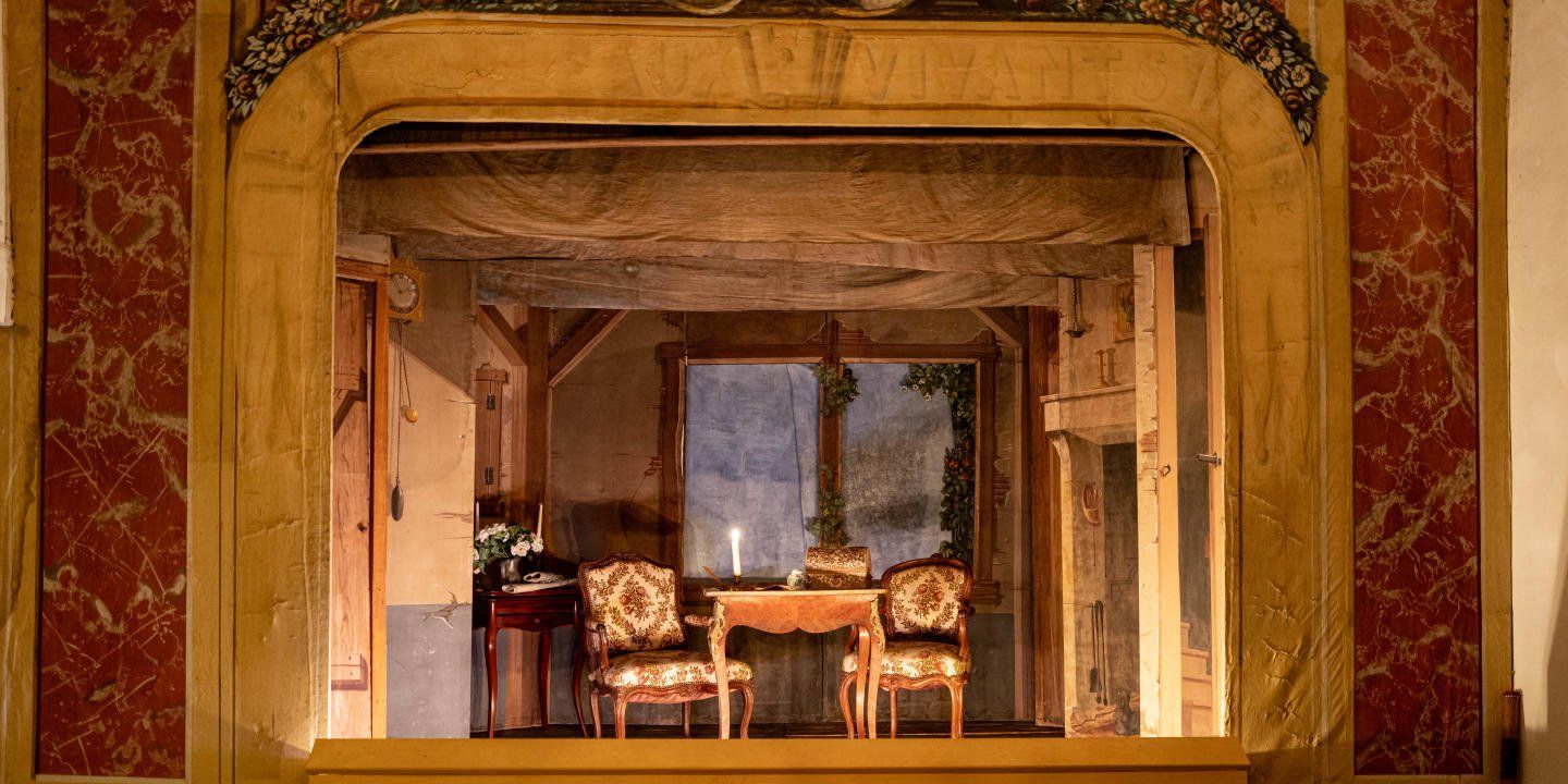 Scène du petit théâtre de Voltaire au Château de Cirey - Haute-Marne
