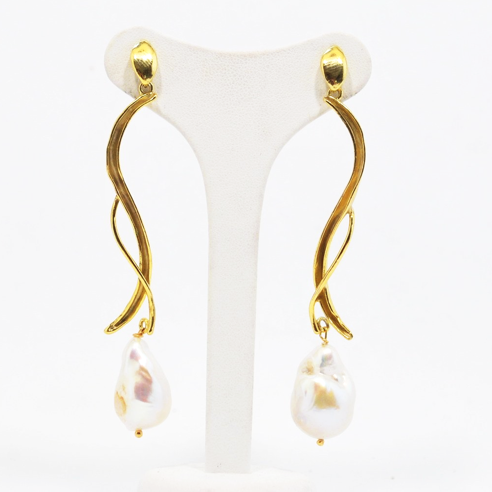 Gioielli in argento 925 dorato con perle d'acqua dolce, creati con la tecnica della cera persa, interamente a mano