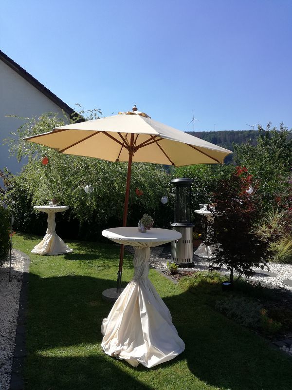 OMA-ROSI-FEIERN-ZUHAUSE