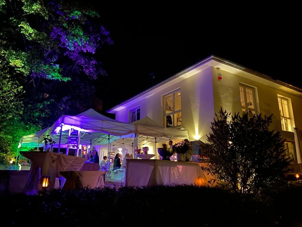 OMA-ROSI-FEIERN-ZUHAUSE