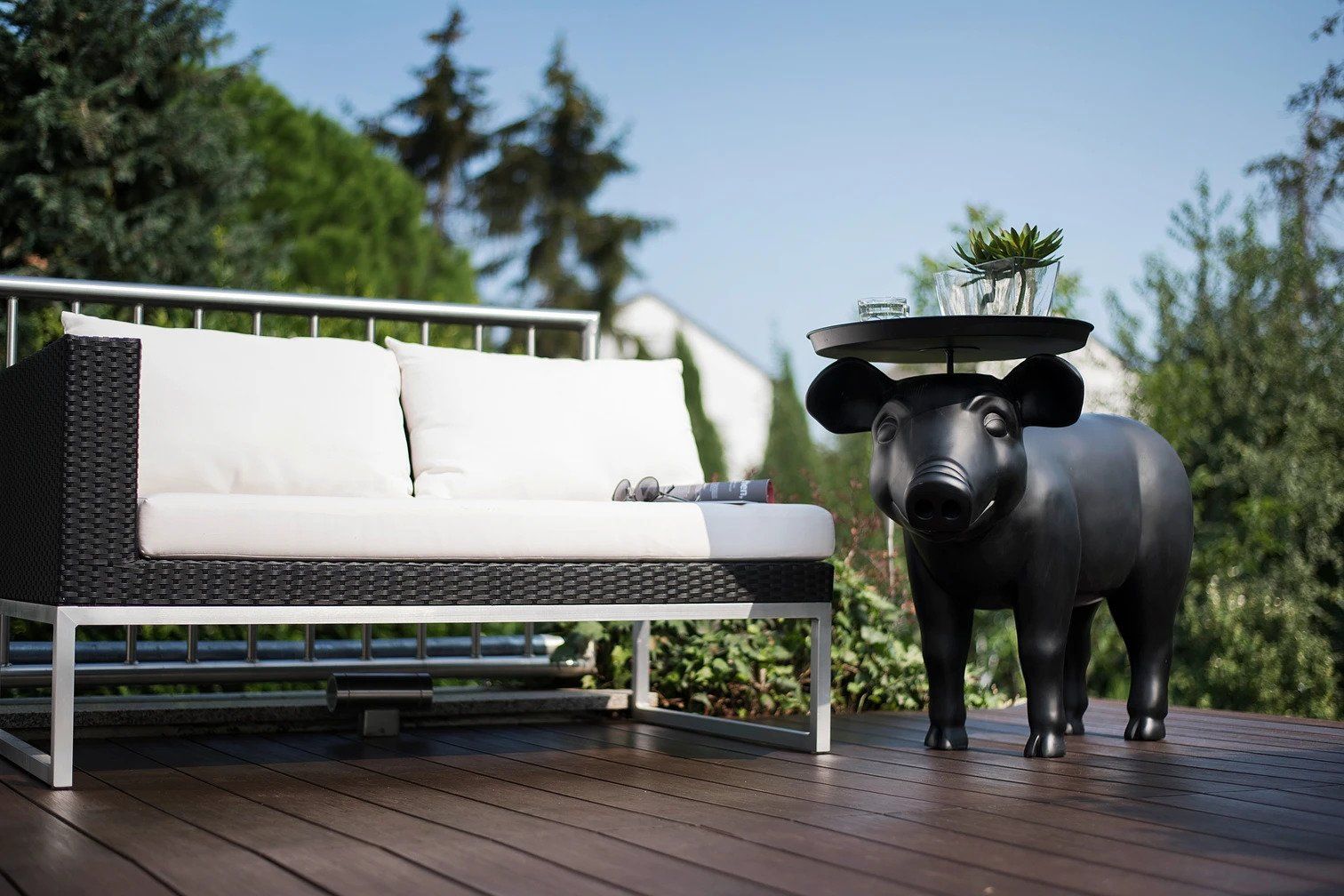 Perfekt in Kombination: Unsere Lamellendächer von Brustor und Gartendeko von Claudia Bias.