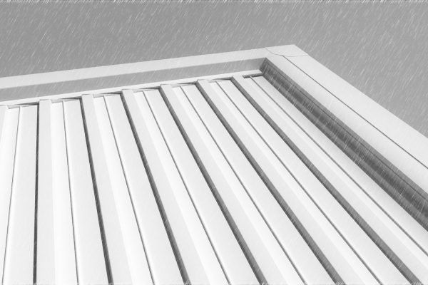 Steuern Sie unsere Terrassenüberdachung mit Lamellendach B200 XL aus Aluminium mit praktischer Fernbedienung