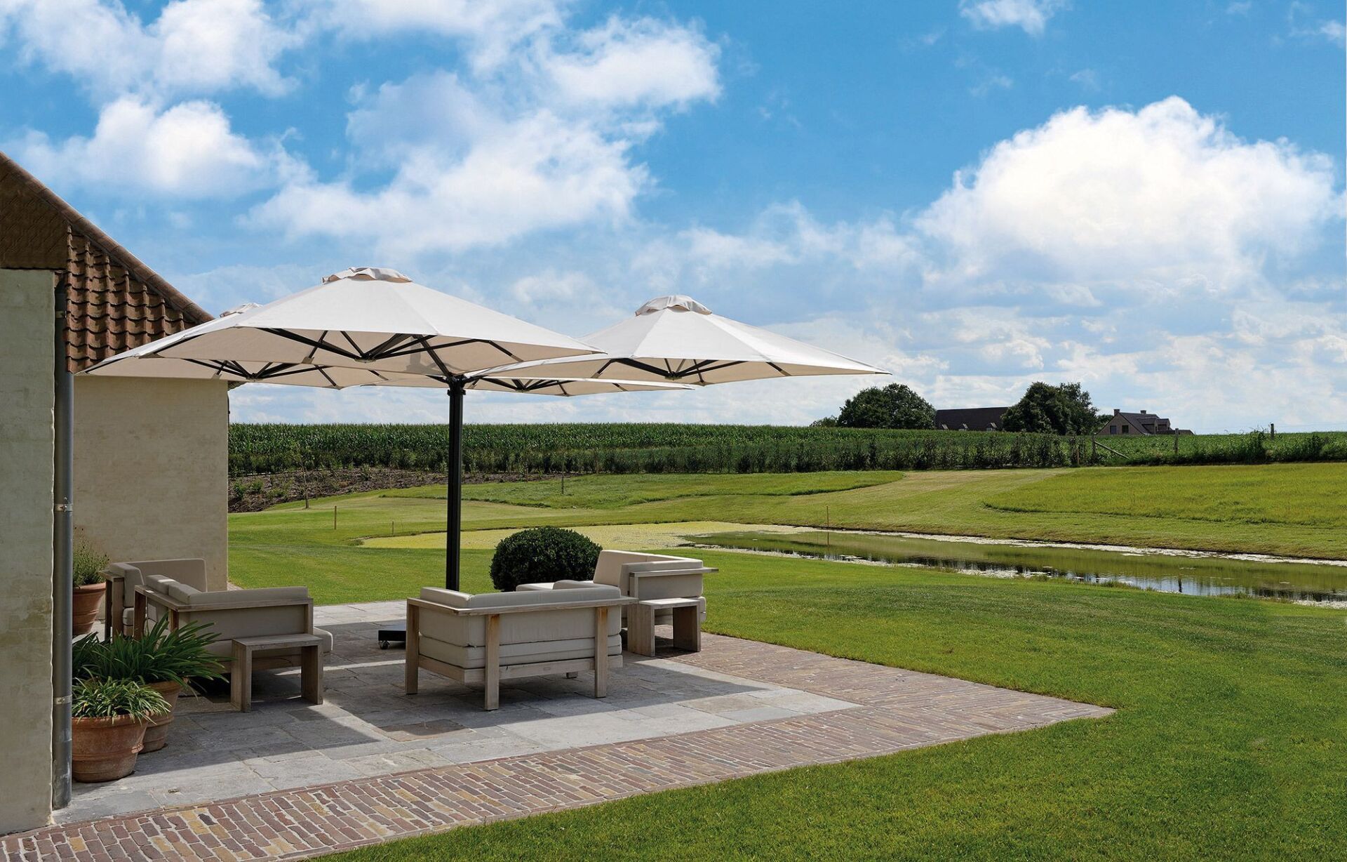 Hier finden Sie unseren beliebten Sonnenschirm Modell P6 von Prostor.