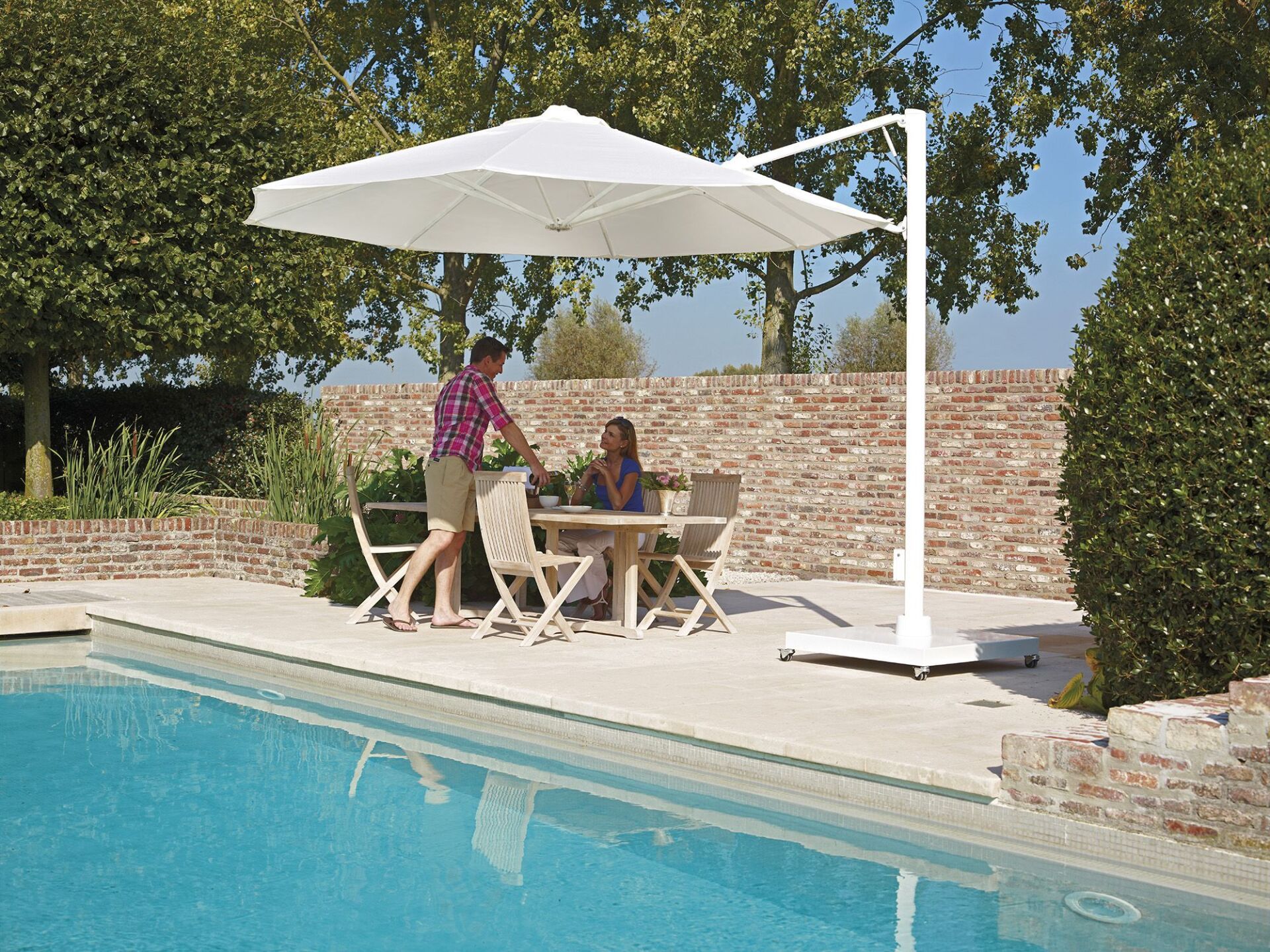 Hier finden Sie unseren beliebten Sonnenschirm Modell P7 von Prostor perfekt als Sonnenschutz für Ihren Garten.