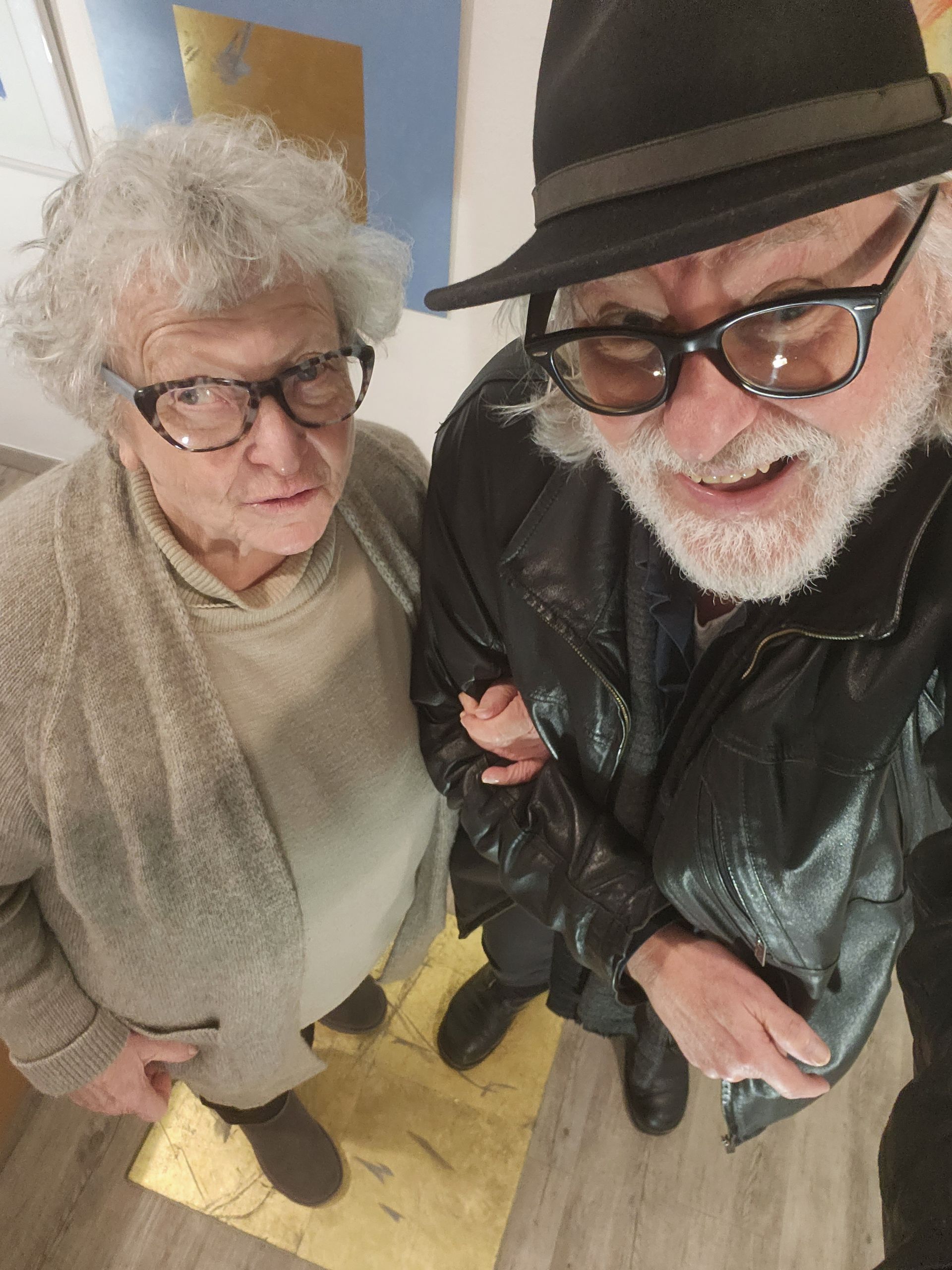 Frieda Pohlhammer u Angerbauer Goldhoff auf EU 27 Bodengold Kunsthändlerin Frieda Pohlhammer und Johannes Angerbauer Goldhoff auf EU27 Bodengold
