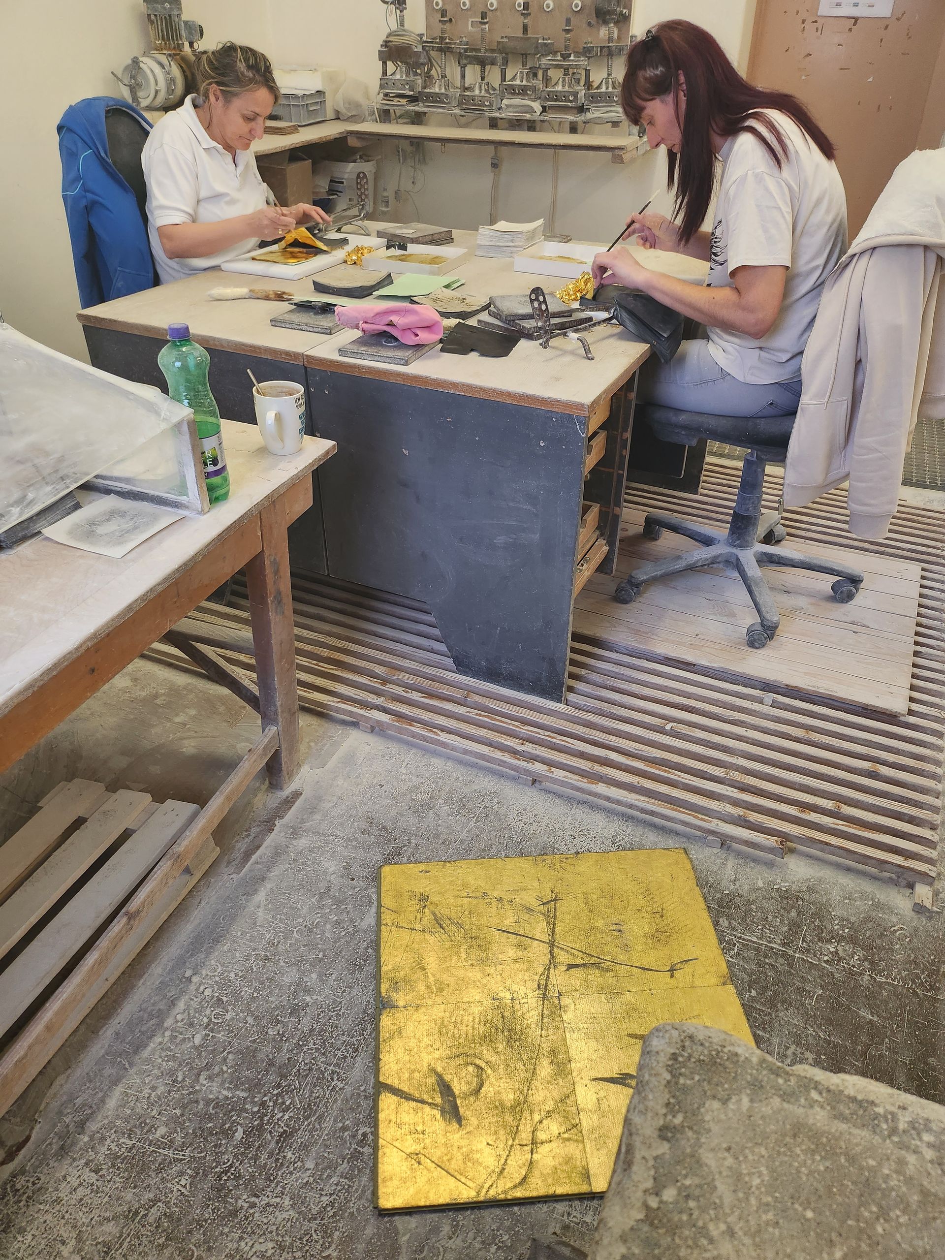 Blattgoldschlägerei Wamprechsamer Wien und EU27 Austria Bodengold Blattgoldschlägerei Wamprechsamer Wien und EU27 Austria Bodengold