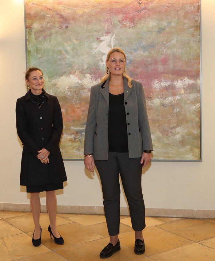 Mag. Marlene Elvira Steinz & Mag. Katrin Auer - Eröffnung Bridging the Gap - Rathausgalerie Steyr Eröffnung der