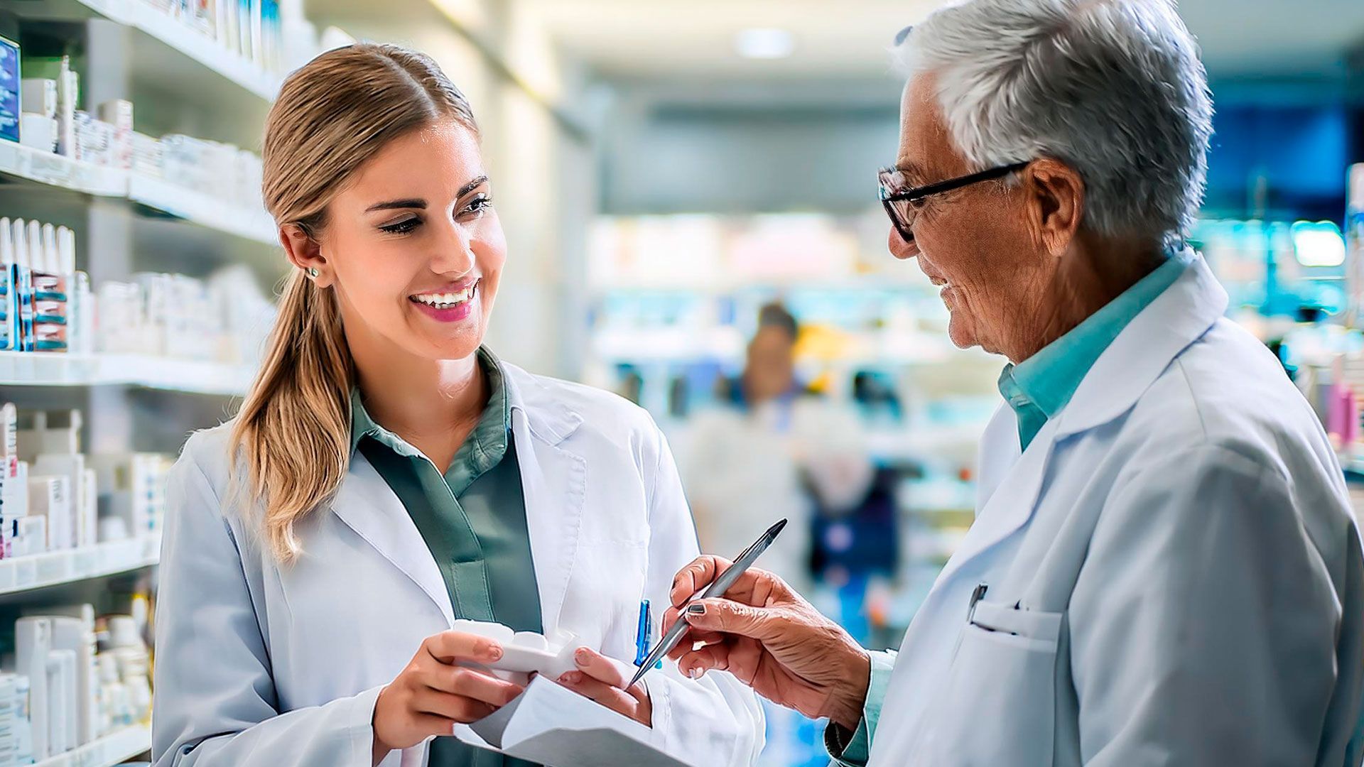 Revelo generacional en las farmacias