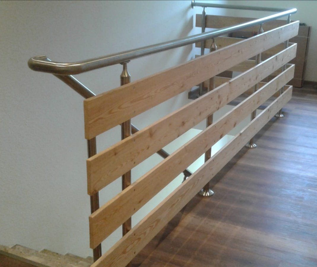 Edelstahlgeländer mit Holzverkleidung Edelstahlgeländer mit Holzverkleidung