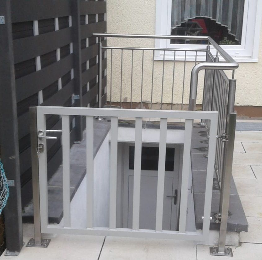 Aluminiumtor + Absturzsicherung