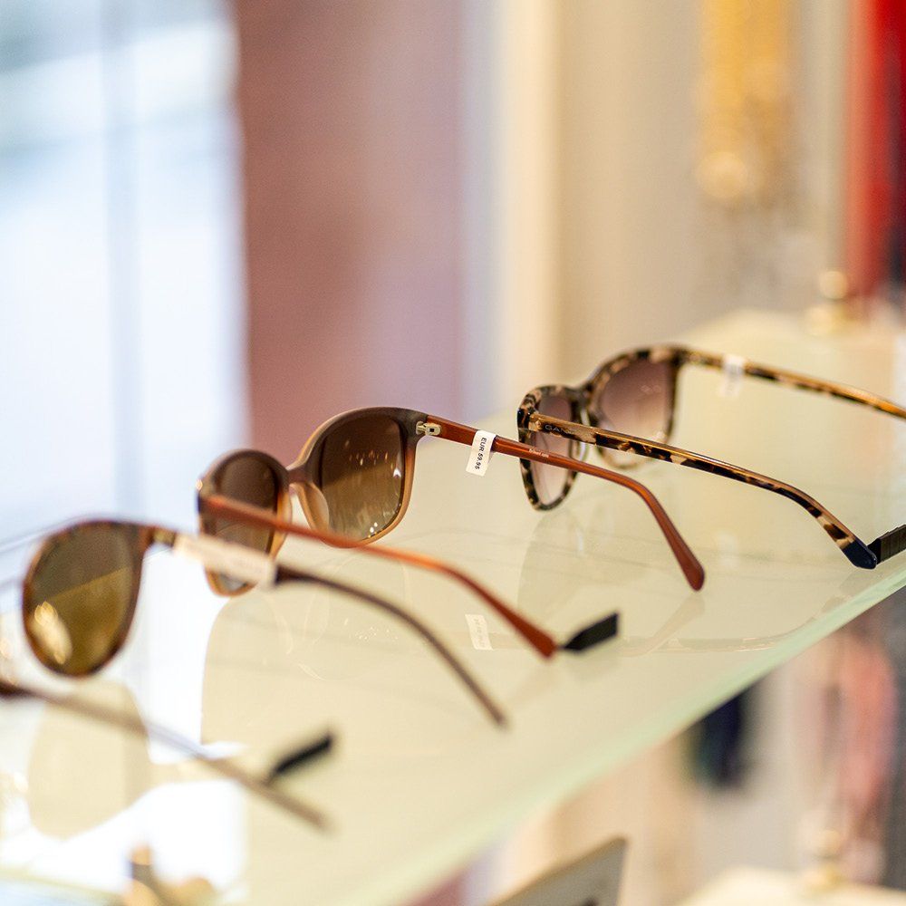 Sonnenbrillen für alle Aktuelle Sonnenbrillenmodelle für Damen, Herren oder Kinder