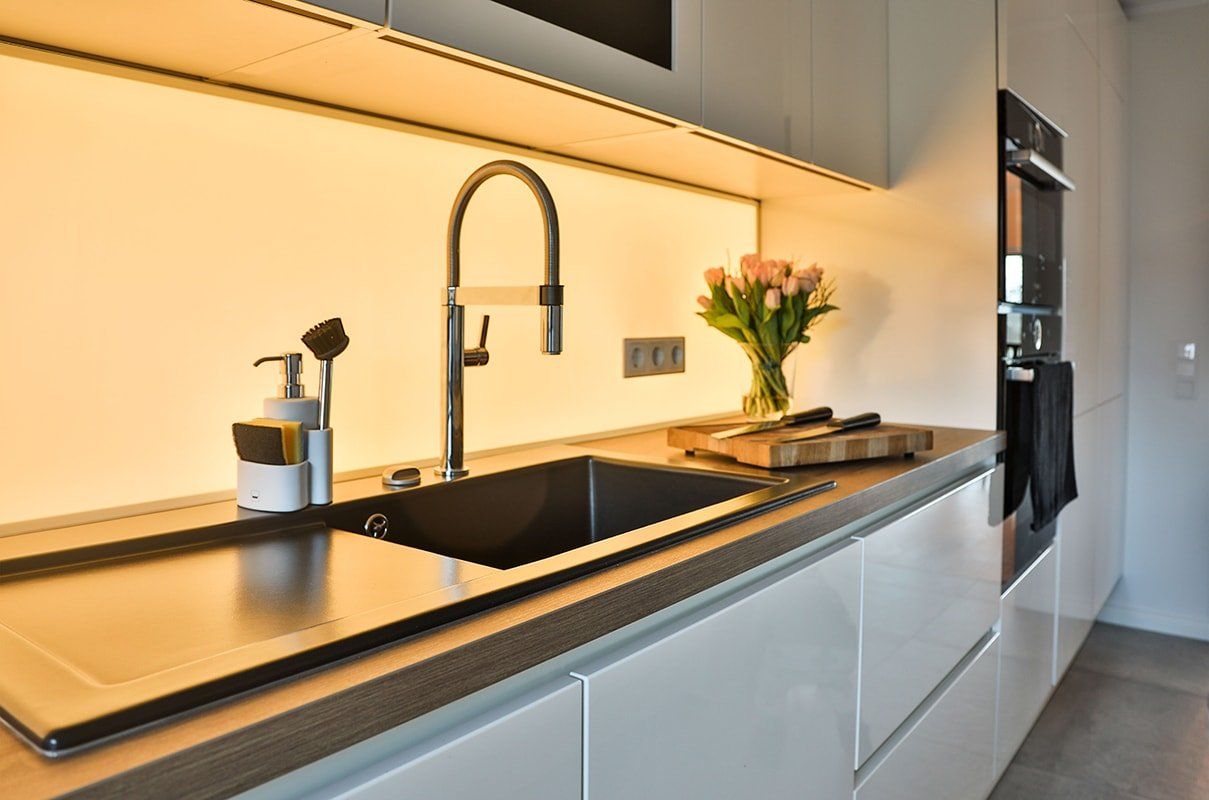 Küchenrückwände auch mit Beleuchtung