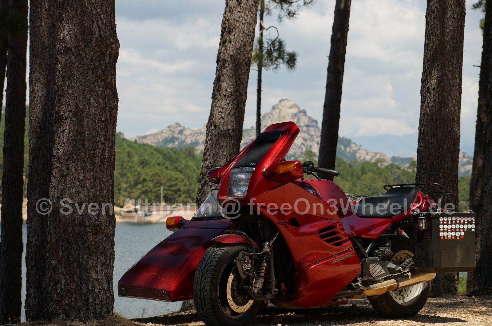 K1100-Gespann auf Korsika