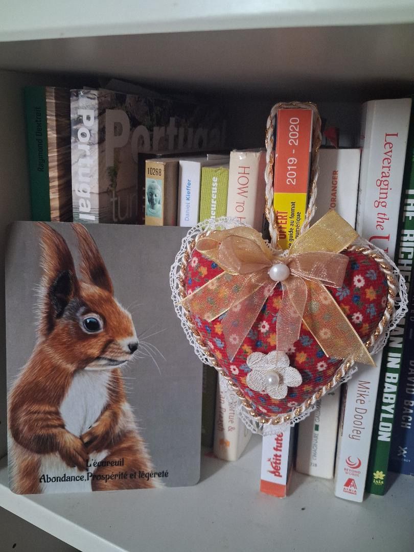 Lettre poétique du Cercle du Vivant accompagnée d'une illustration animalière et d'une carte oracle