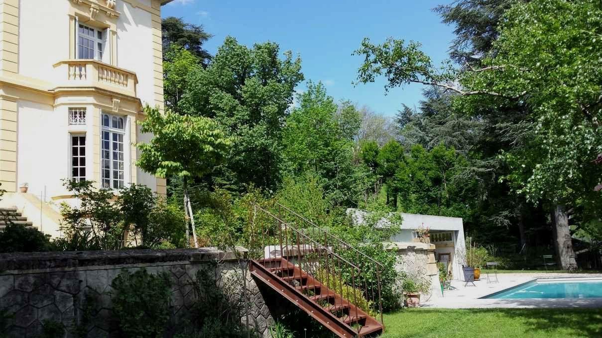 photo de la villa et piscine