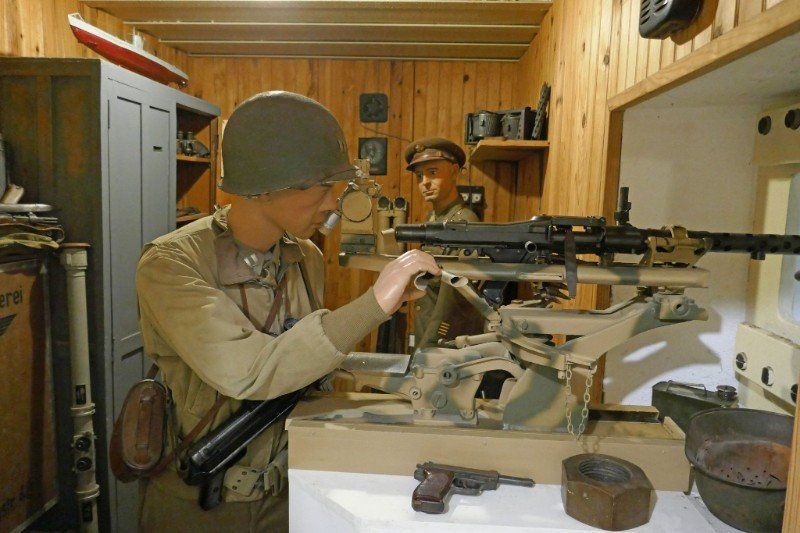 scène mg34 mg42 mg13 musée le grand blockhaus atlantikwall nazaire