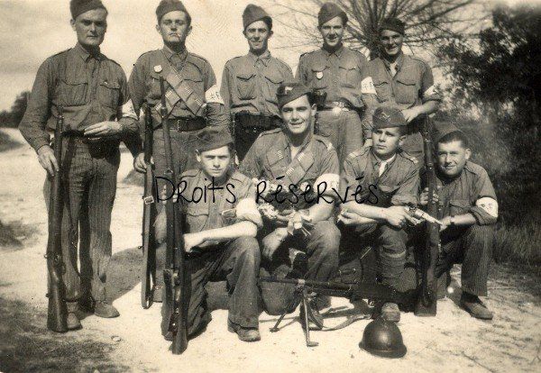 FFI avec brassards originaires de la Vendée Poche de St-Nazaire Musée Le Grand Blockhaus Batz-sur-Mer