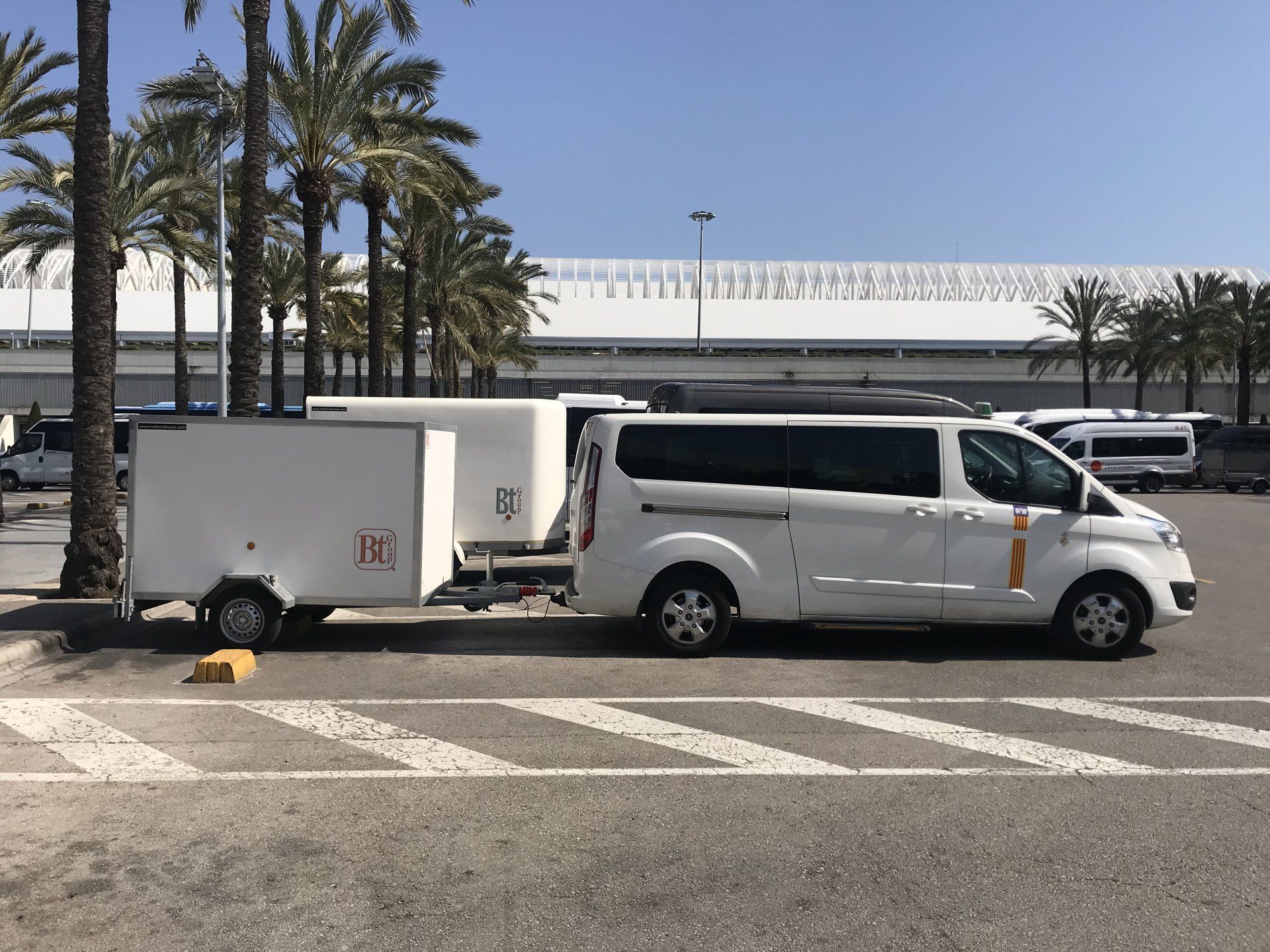 Taxi with bicycles and golf luggage