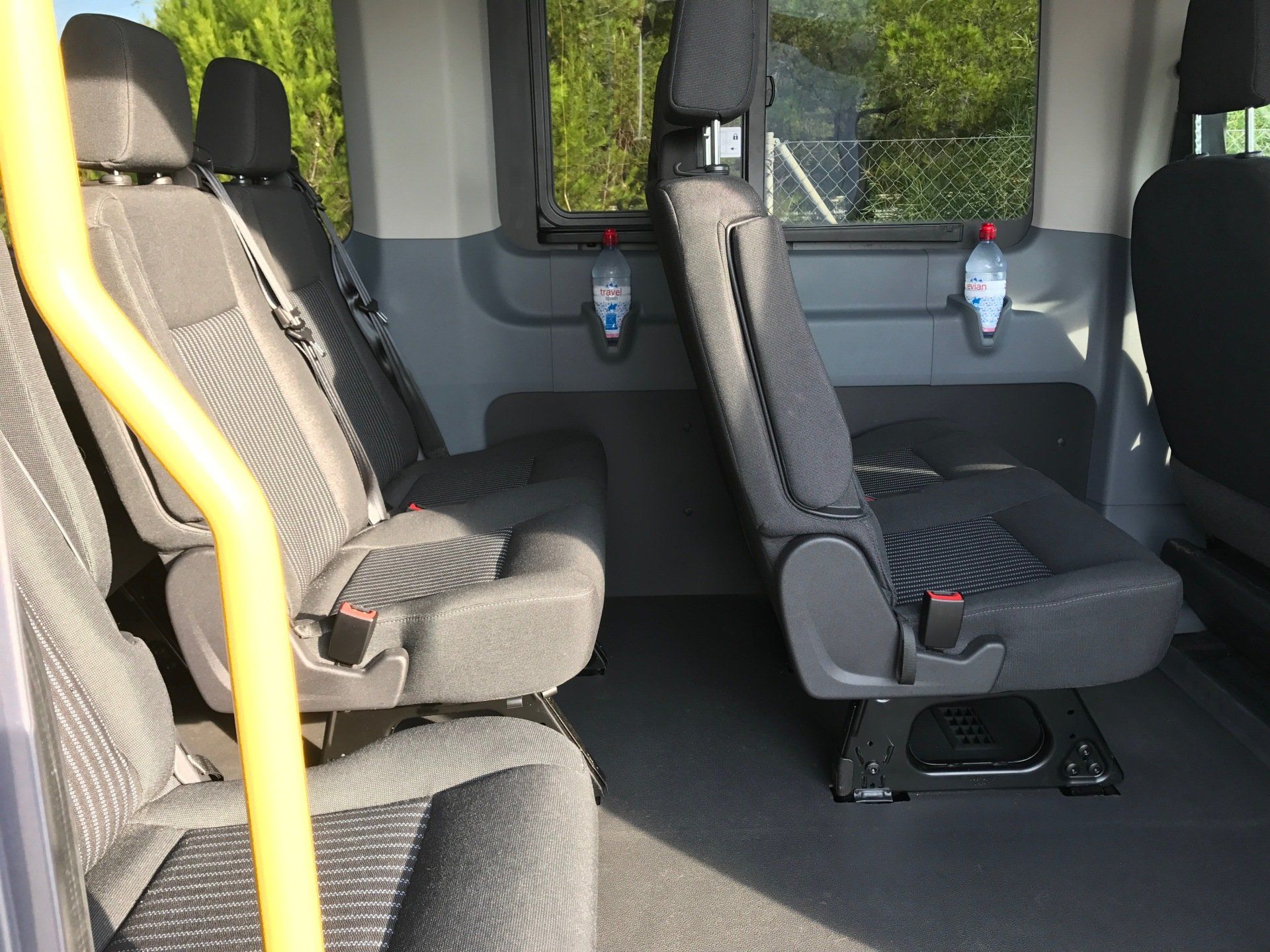 Minibus with children and car child seats to Aparthotel Ses Fotges in Playa de Muro