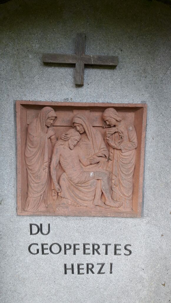 Der tote Jesus wird in den Sch0ß seiner Mutter gelegt Der tote Jesus wird in den Schoß seiner Mutter gelegt