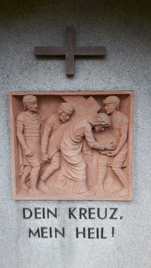 Simon von Cyrene hilft Jesus das Kreuz tragen Simon von Cyrene hilft Jesus das Kreuz tragen