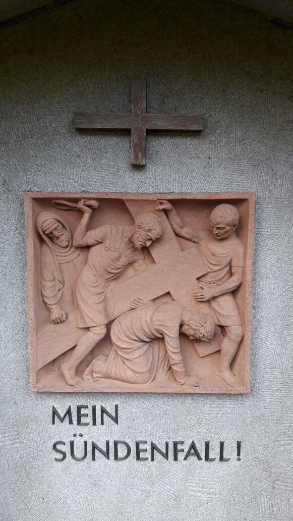 Jesus fällt zum ersten Mal unter der Last des Kreuzes Jesus fällt zum ersten Mal unter der Last des Kreuzes