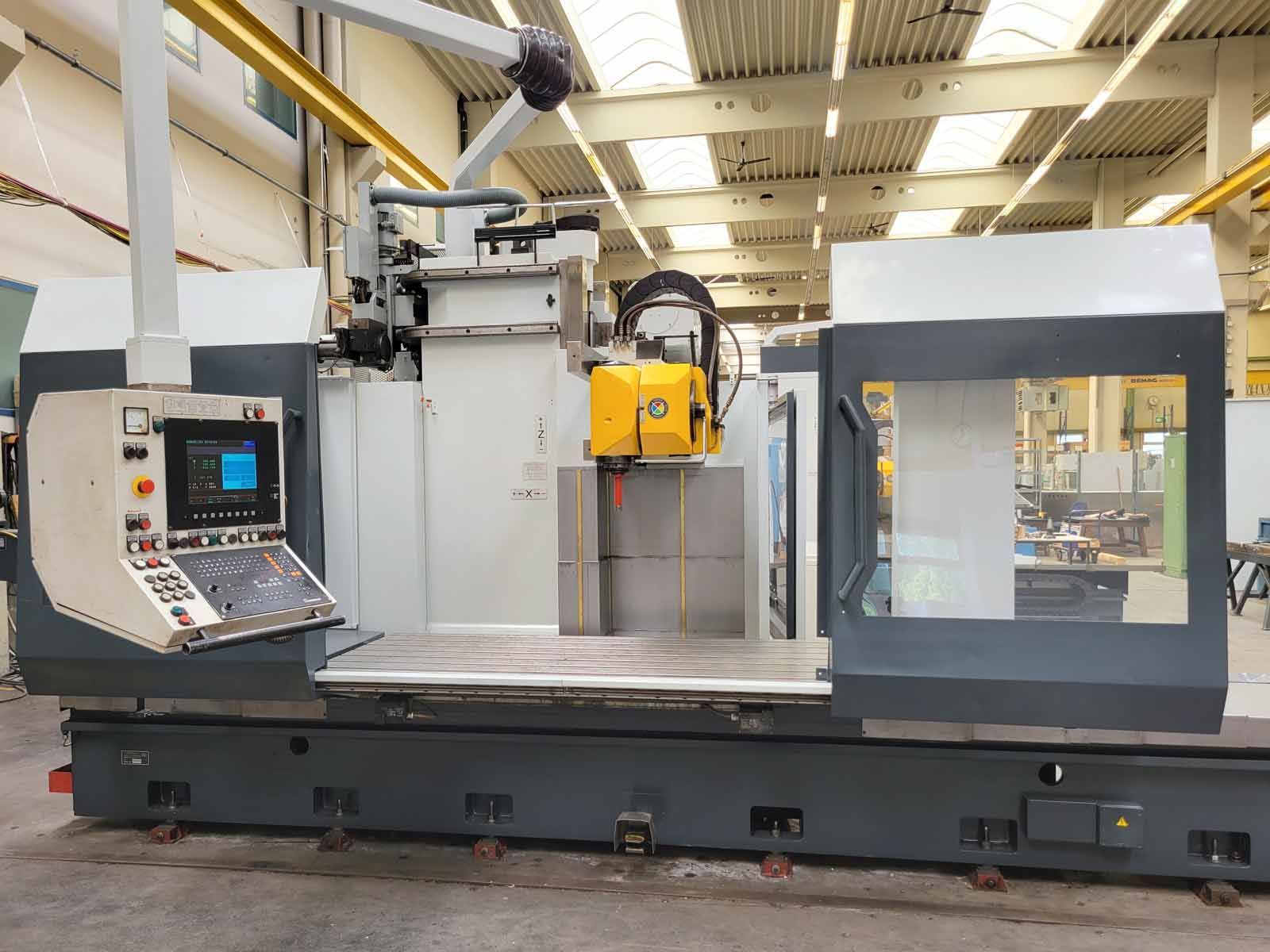 Universal Bed Milling Machine UBF 2000 Front view