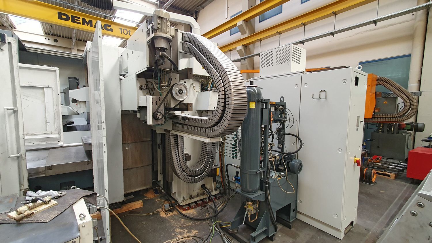 Universalbettfräsmaschine UBF-R 2000 Turm Rückansicht