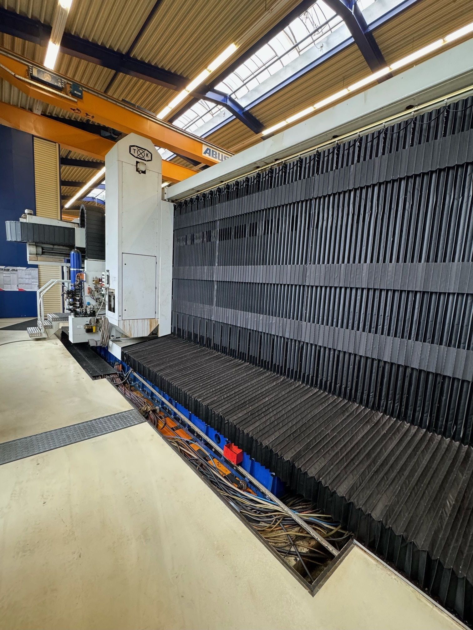 Moving Column Milling Machine UFF 6000 Back