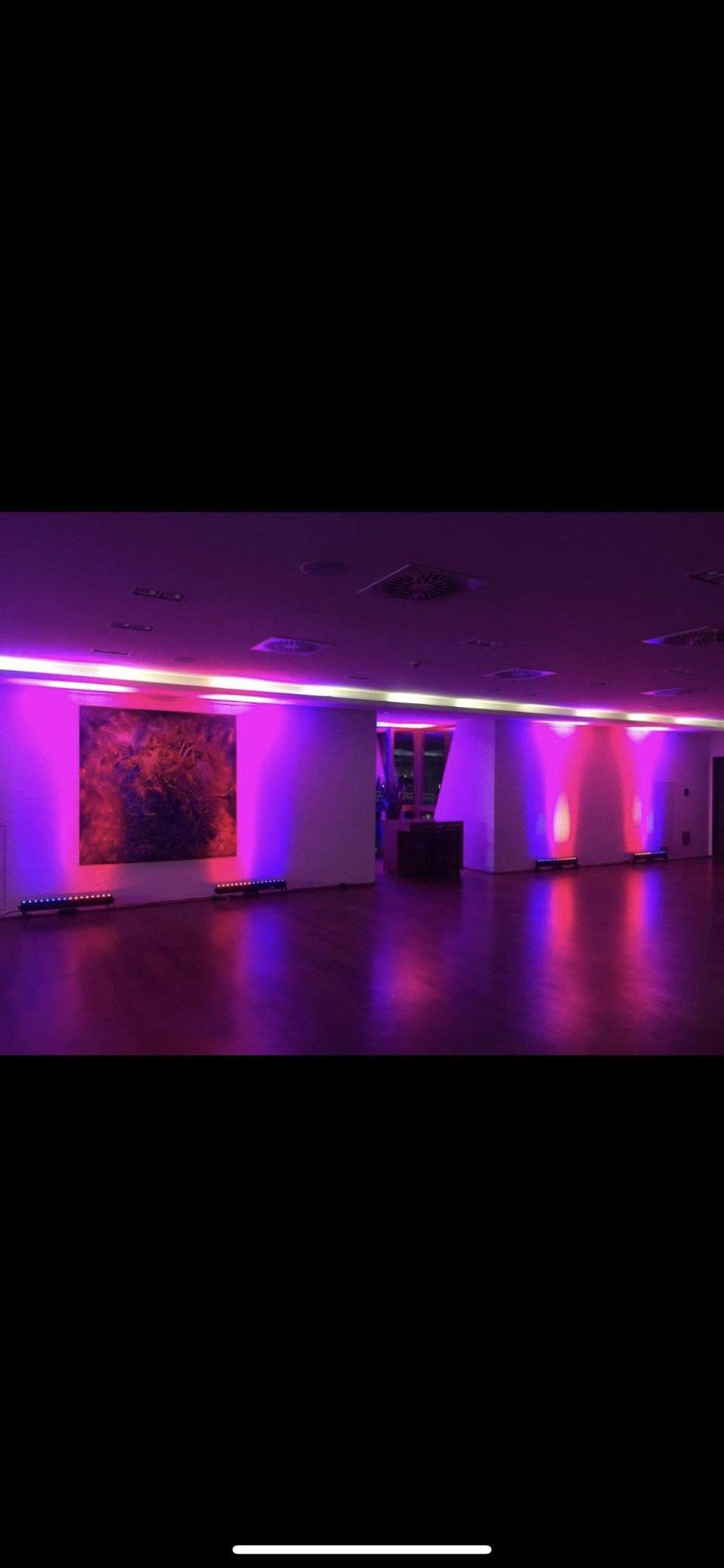 DJ Nett legt in der Früh Lounge bei einer Hochzeit auf in Köln.