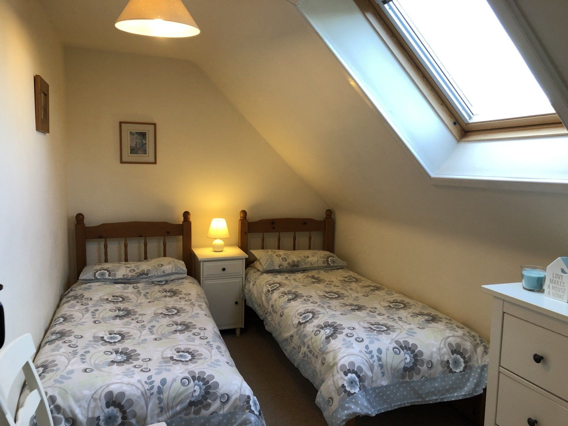 Twin bedroom
