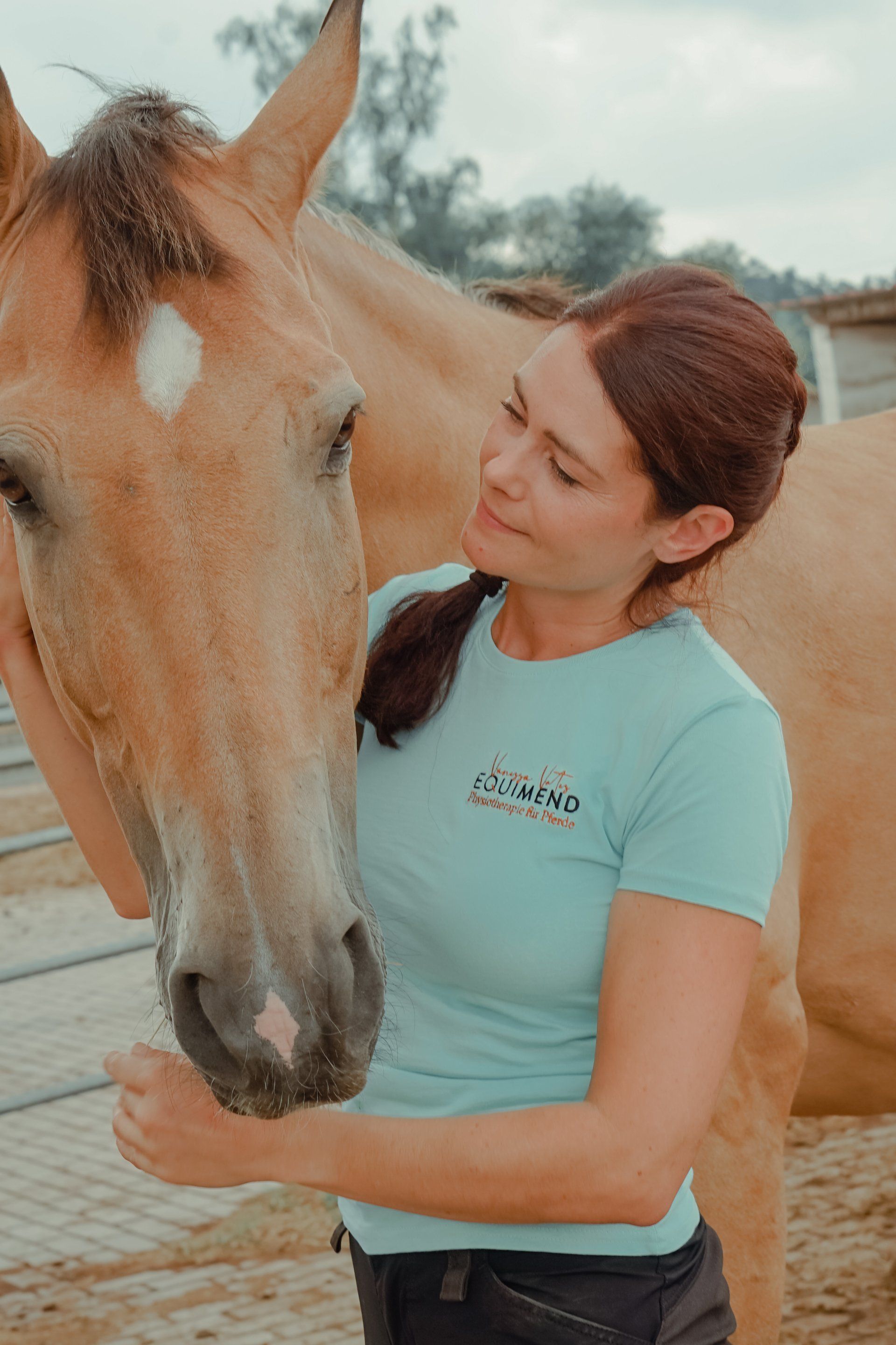 Equimend - Physiotherapie für Pferde | Vanessa Vates | über mich