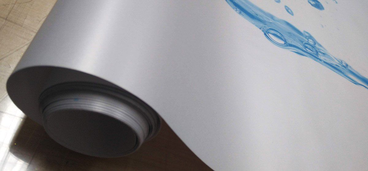 Glasdekorfolie mit Logo-Aufdruck