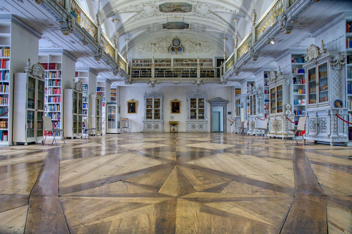 Petra Fuchs: Bibliothek in Kloster und Schloss Salem (2020) Petra Fuchs: Bibliothek in Kloster und Schloss Salem (2020)