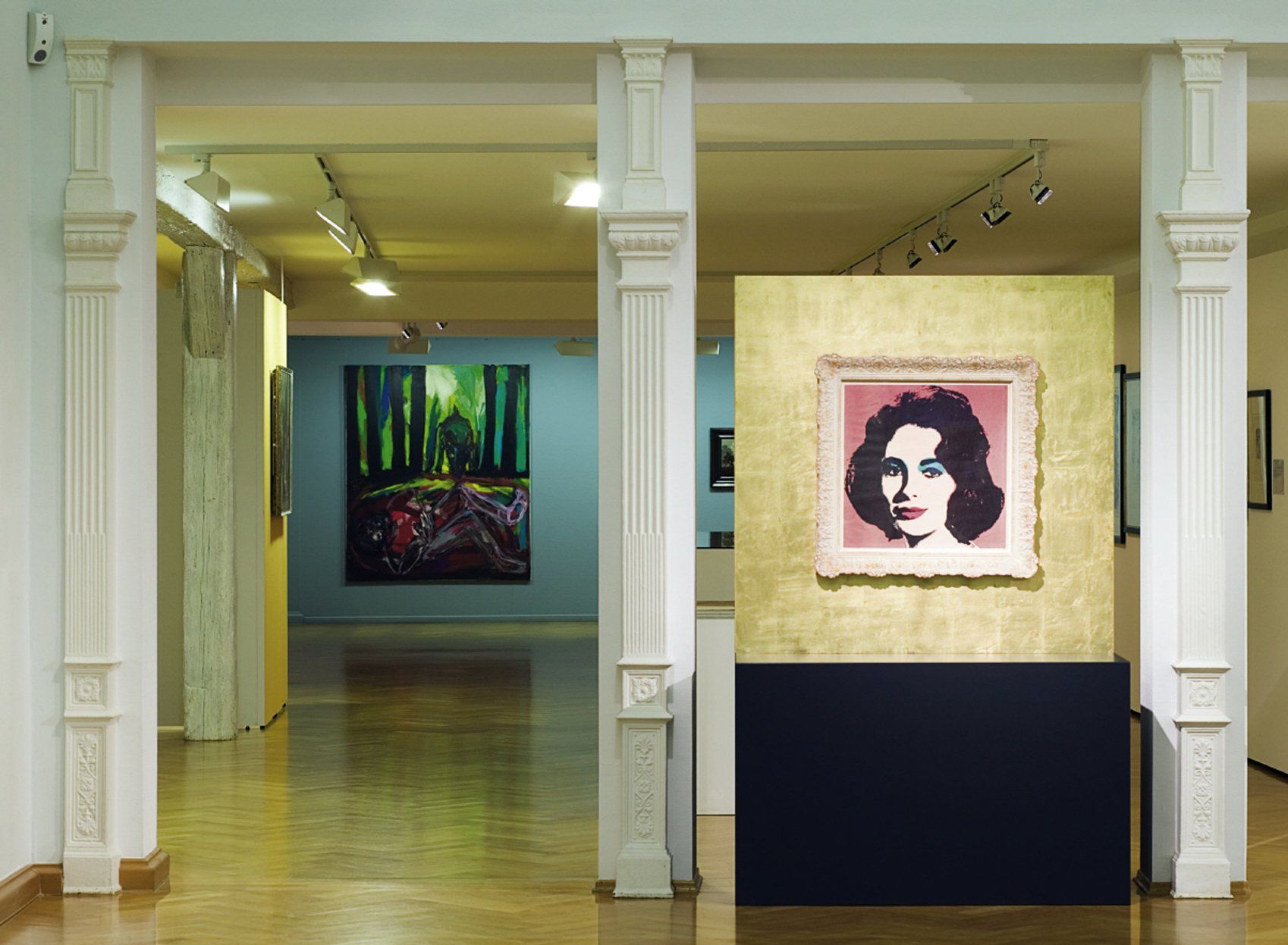 Ausstellung Glanz & Glamour. Städtische Galerie Überlingen. Foto: Abt. Kultur der Stadt Überlingen Ausstellung Glanz und Glamour, Andy Waehol, Antonis van Dyck, Städtische Galerie Überlingen, Foto Abteilung Kultur Überlingen